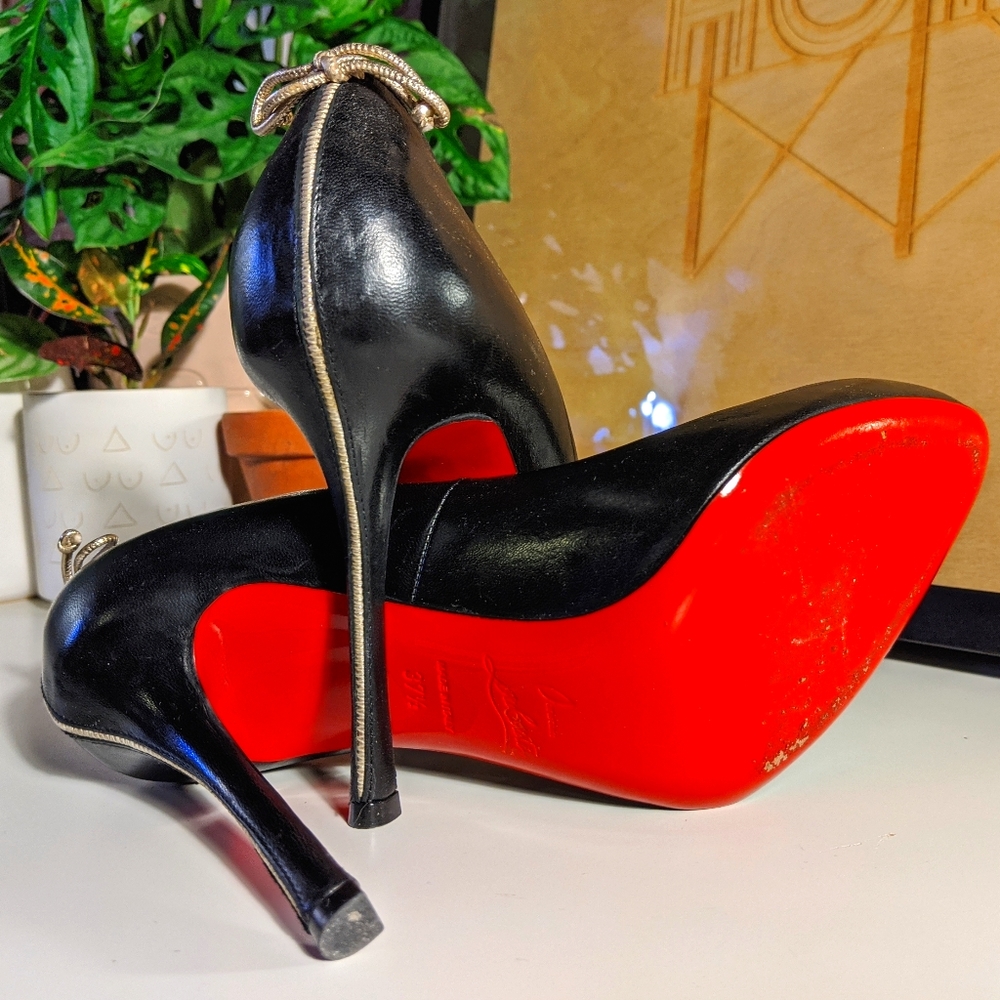 Christian Louboutin Black Pumps w Silver Line